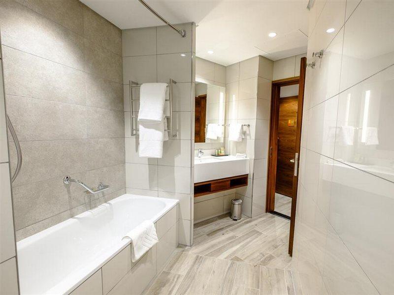 Hilton Garden Inn Mbabane Ngoại thất bức ảnh