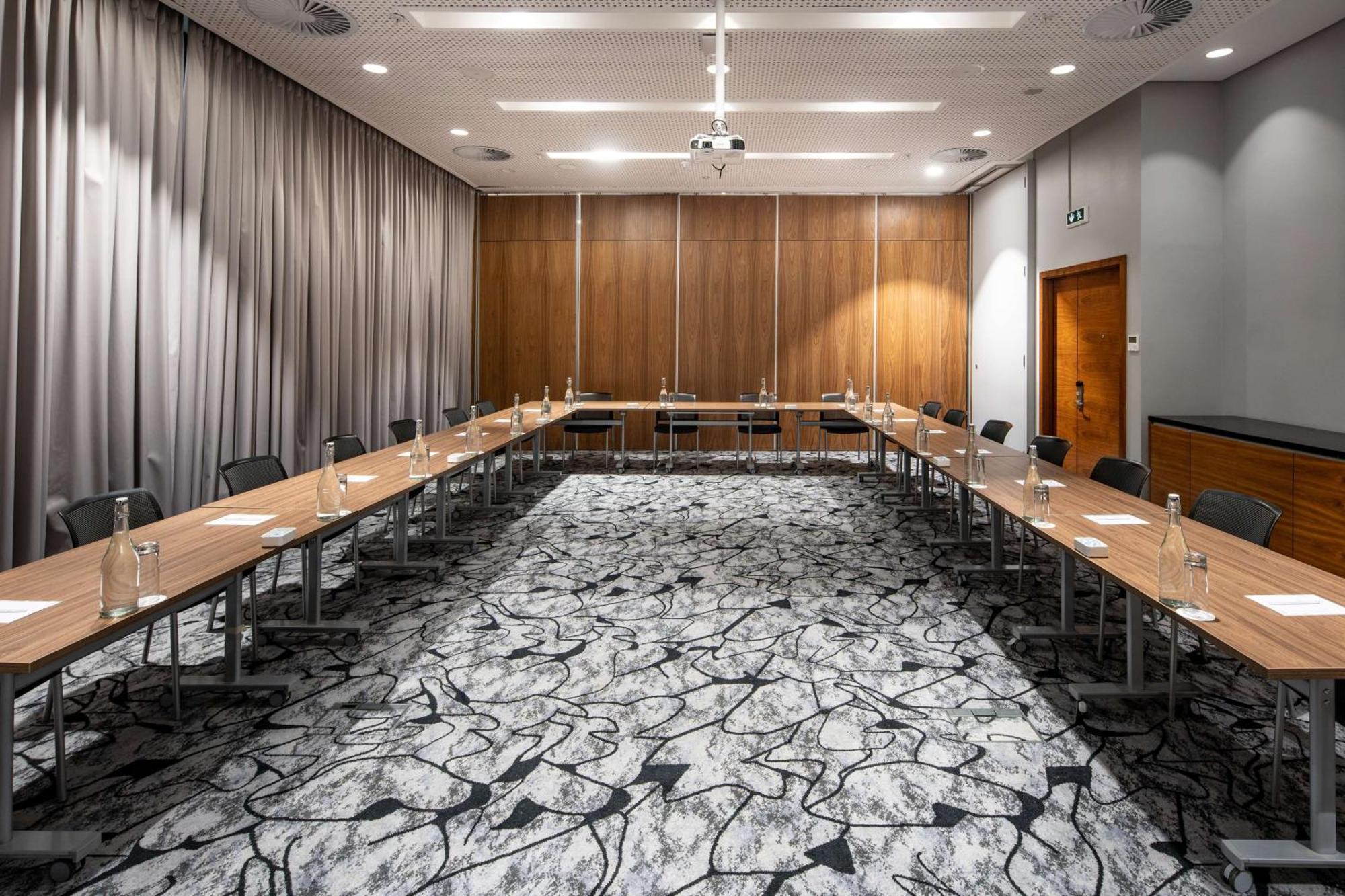 Hilton Garden Inn Mbabane Ngoại thất bức ảnh